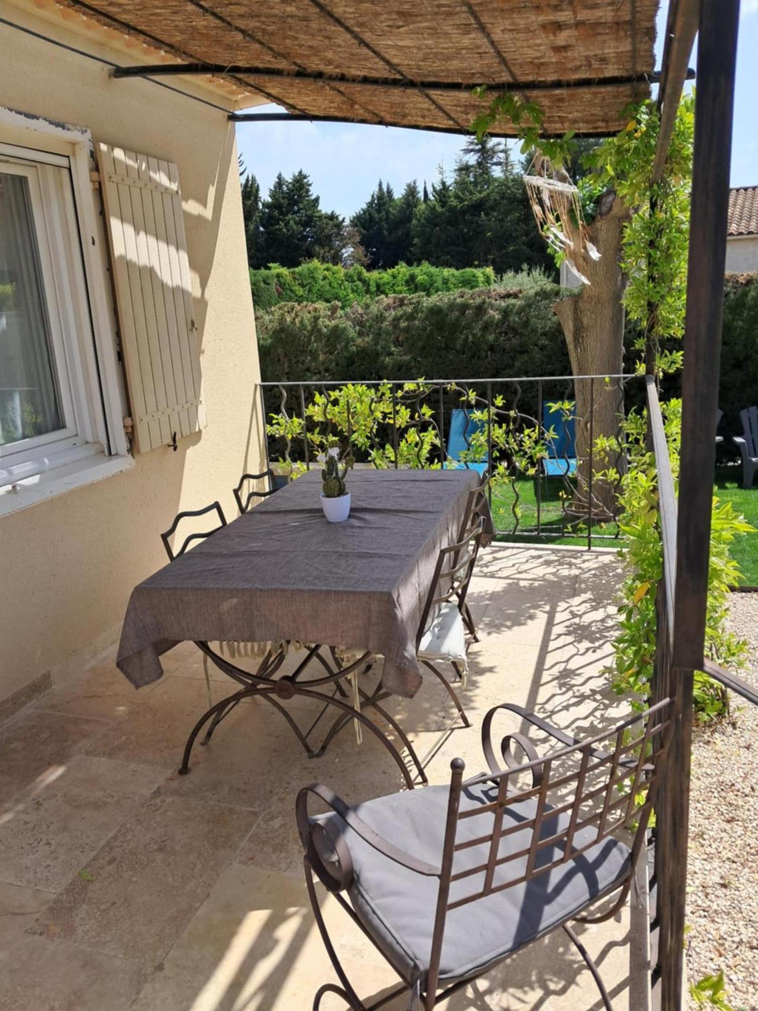 La Maison De Manon, 4-5Personnes, 75M2, Centre Village Avec Piscine Privee Maussane-les-Alpilles Exterior foto